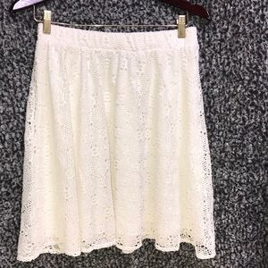 Women’s size White Large skirt
